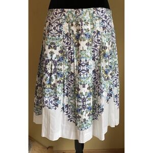 Talbots Petite Blue White Floral  Pleated Skirt Size 10P Knee Length Stretch